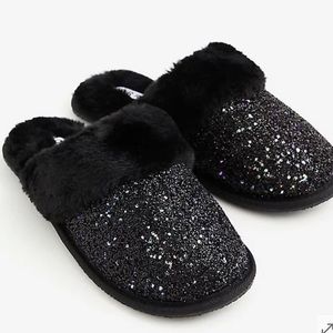 New Torrid BLACK FAUX FUR slip on slippers sz 7 WW glitter sparkle